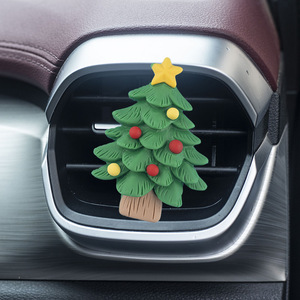 Diffuseur de parfum moderne pour voiture de Noël, décoration de grille d'aération en résine, aromathérapie avec élimination des odeurs et sans électricité requise - Product Image 1