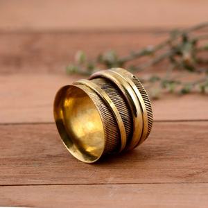Bague tournante artisanale en laiton plaqué or 14 carats, moderne, pour la méditation et le soulagement de l'anxiété, unisexe, pour le pouce, usage quotidien - Product Image 2