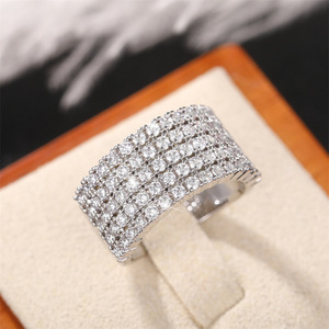 Anello a Cinque File di Design, Stile Elegante, Anello da Dito per Donne - Product Image 3