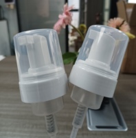 Pompe à mousse en plastique blanche 42/410 en gros avec capuchon transparent, pompe à mousse pour shampoing en plastique