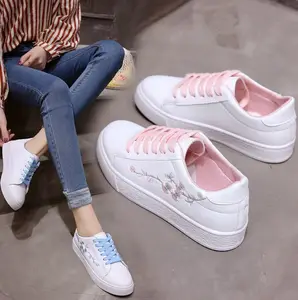 Baru Datang Kualitas Tinggi Mode Jogging Penjualan Laris Luar Ruangan Logo Kustom Pelari Datar Olahraga Wanita Sneakers Wanita Sepatu Wanita