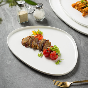 Assiette de table triangulaire en céramique pour restaurant, en porcelaine blanche pure, pour desserts, steaks, pâtes, sushis et salades - Product Image 2