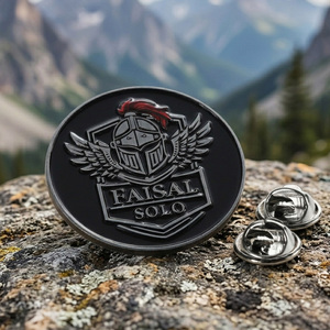 Pins de solapa de esmalte personalizados, chapados en negro, con logotipo 3D del Club Faisal Solo, letras, pins de anime, insignia de pin personalizada de aleación de zinc metálica - Product Image 4