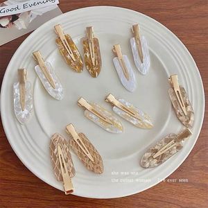 Wholesale Alloy <b>Hair</b> <b>Clip</b> <b>No</b> Bend <b>No</b> <b>Crease</b> for <b>Hair</b> Styling Makeup <b>Clips</b> for Women and Girls Claw Blue Angle Pattern - Product Image 4