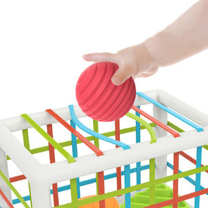Montessori Sensory Cube para 7-12y Unisex Shape Sorting Bin com bandas elásticas Colorido Sensory Toy Safe <span class=keywords><strong>Plastic</strong></span> - Product Image 2