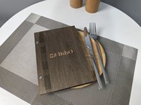 Menu de boissons en similicuir à feuilles mobiles, avec couverture en bois de teck léger et fin, logo personnalisé en relief doré, format A5, pour restaurant et café, fixation par vis