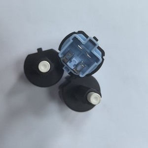 Interruptor de Luz de Freno Mitsubishi 8614A183 8614A018 8614A049 MW400005, Pieza de Repuesto para Camioneta LCV Europea, Plástico, Nuevo - Product Image 3