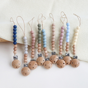 Clip para chupete de dentición <span class=keywords><strong>con</strong></span> <span class=keywords><strong>nombre</strong></span> personalizado, cuentas de silicona ligeras y personalizadas, pinzas para chupete de bebé de madera - Product Image 2