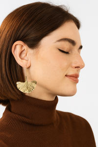 Pendientes de Botón Finos YXQ E141, Pendientes de Acero Inoxidable Ligeros y Cómodos con Color Dorado - Product Image 3