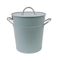 Seau à glace portable en métal noir grande capacité avec couvercle et support pour pelle, idéal pour les fêtes en extérieur, bars, bières et vins.