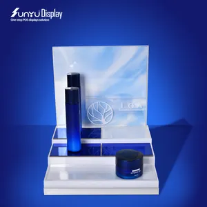 Kunden spezifisches Design Kosmetisches Make-up Beauty Display Stand 3 Tier Acryl Display Stand Mit LED-Licht
