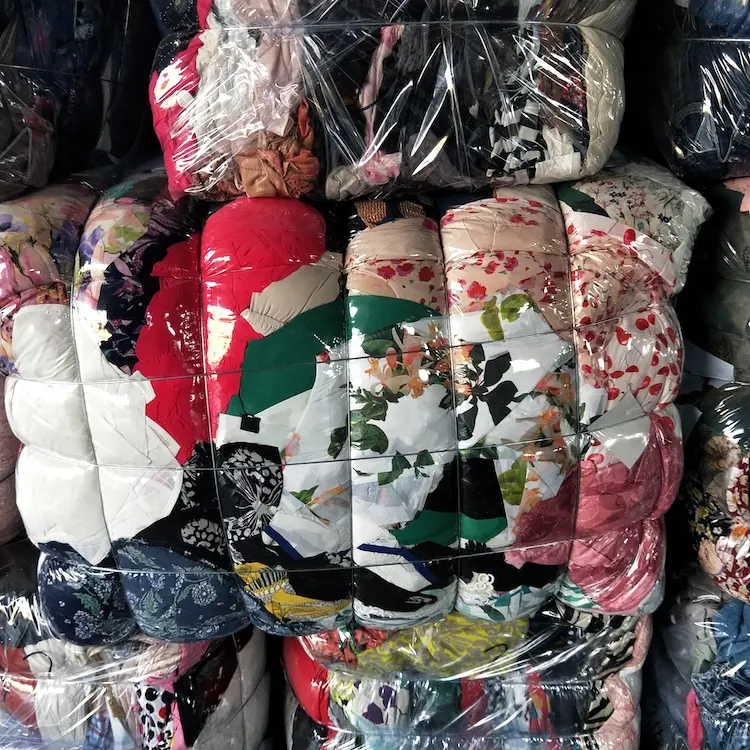 Bajo pedido mínimo, ropa usada, mochilas de ropa de segunda mano para venta al por mayor de china