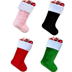 Chaussettes de Noël personnalisées en velours de qualité supérieure de 18 pouces, avec logo brodé OEM, vente en gros - Product Image 4