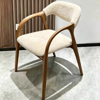 Chaise de salle à manger de luxe en bois massif avec dossier et accoudoirs, assise en cuir véritable, en bois de frêne, entièrement assemblée pour hôtel et cuisine