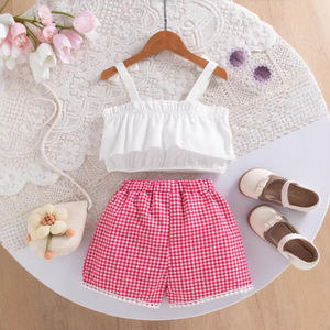 Set Estivo Casual per Bambine: Canotta e Pantaloncini a Quadri, Due Pezzi - Product Image 2