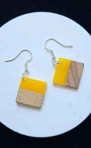 Pendientes Minimalistas de Resina y Madera, Joyería Hecha a Mano, Piezas Ligeras y Elegantes, Regalo Ideal para Mujeres, Adolescentes y Niñas - Product Image 3