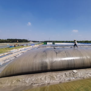 Sac filtrant géotextile tissé noir pour déshydratation des boues, géotextile géotechnique en PP pour déshydratation des boues, prix - Product Image 1