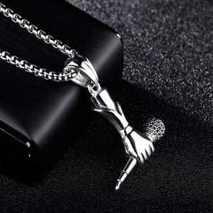 Kalung Pria dan Wanita Gaya Punk Kreatif yang Laris Manis dengan Liontin Mikrofon dan Speaker, Aksesoris <span class=keywords><strong>Rock</strong></span> dan Hip-hop - Product Image 1