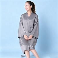 Peignoir de luxe en fausse fibre acétate résistant à l'eau, noir, avec logo personnalisé, pour coiffeur, esthéticienne, SPA, salon, client, kimono, barbier, robe de bain