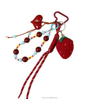 Bracelet en crochet tricoté à la main en forme de fraise rouge, pendentif décoratif, ornements décoratifs pour poupée