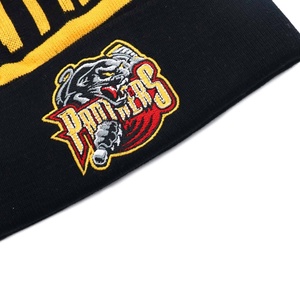 Gorros de Punto Jacquard Personalizados al por Mayor con Logotipo Bordado, Gorros de Punto con Pompón 100% Acrílico, Gorros Cálidos para Invierno - Product Image 2