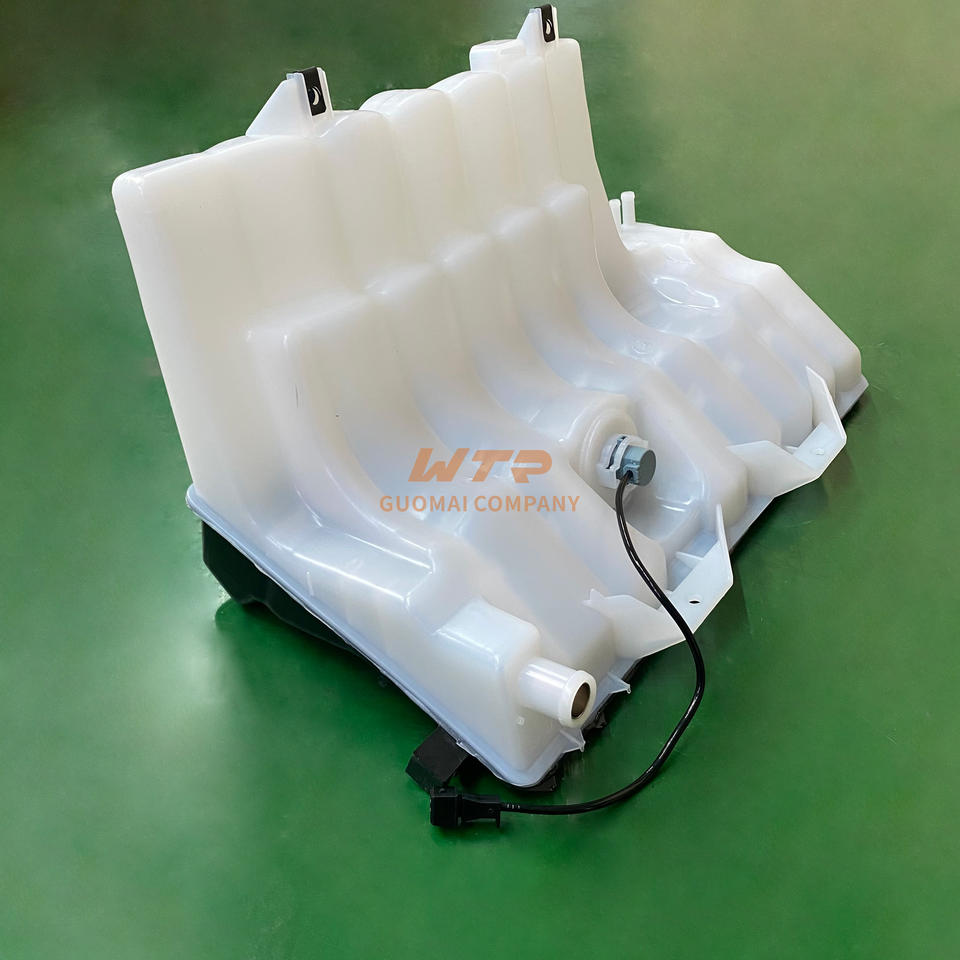 Heavy Truck Spare Parts Expansion Tank, Water tank OE Number 1371329 ...
