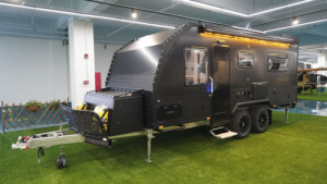 <span class=keywords><strong>Caravane</strong></span> tout-terrain robuste avec double essieu à suspension indépendante, espace garage et système de vie complet - Product Image 2