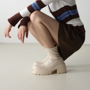 Botines coreanos a la moda para mujer, plataforma de refuerzo lateral elástica, diseño elástico para aumentar la altura, botines cómodos - Product Image 1