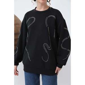 เสื้อสเวตเชิ้ตพื้นฐานประดับหินสีดำสำหรับผู้หญิงของ Soul ทรงพอดีตัวสวมใส่สบาย คอกลม เหมาะสำหรับใส่ลำลอง - Product Image 5