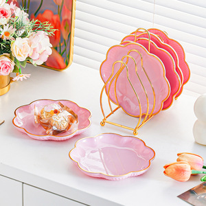 Ensemble de 6 assiettes à collation en céramique, bord doré, forme irrégulière, pour servir café, thé, fruits lors de fêtes - Product Image 3