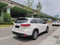 Toyota Highlander 2.0T AWD Luxe 7 places 2018, SUV intermédiaire 4x4 turbo 220 ch, faible kilométrage, prêt à l'exportation