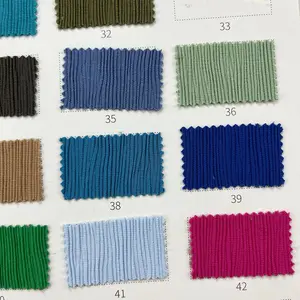 2024 neuer gestrickter modstoff 220 g texturstreifen 100% polyester einfarbig gefärbt faltenstoff für herren freizeitbekleidung