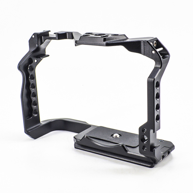 R8 DSLR Camera Cage Rig Protective Housing Case with Cold Shoe Mount Arri 3/8 1/4 Hole  EOS R8 Top Handle Grip Accessory