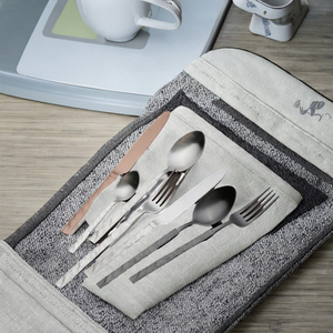 Set <span class=keywords><strong>di</strong></span> Posate Moderno <span class=keywords><strong>di</strong></span> Lusso Ecologico, Elegante Servizio da Tavola con Manico Effetto <span class=keywords><strong>Pietra</strong></span> Striata, Acciaio Inossidabile Lucido Opaco Argento - Product Image 2