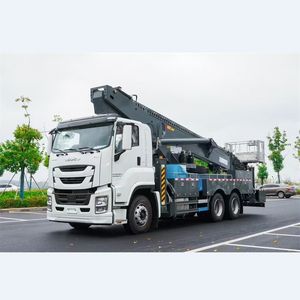 Nouveau camion de travail aérien télescopique diesel ISUZU GIGA 25m/32m/36m/45m/65m pour les opérations en haute altitude - Product Image 2