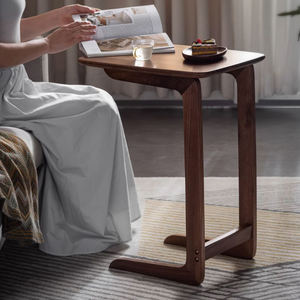 Table d'appoint en forme de C en bois <span class=keywords><strong>massif</strong></span> de noyer américain moderne et minimaliste, personnalisable, pour les petits espaces ou l'utilisation d'un ordinateur portable - Product Image 3