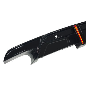 Hoge kwaliteit, populaire PP-materiaal diffuser voor 19-26 X5M F95 diffuser achterlip met LED - Product Image 5