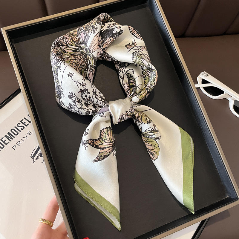 Line drawing butterfly flower-green