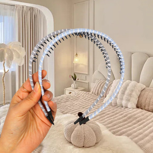 Diadema para mujer con dientes antideslizantes, accesorio para el cabello de uso diario, color sólido, resina plástica, Linyi - Product Image 3
