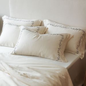 Parure <span class=keywords><strong>de</strong></span> lit <span class=keywords><strong>de</strong></span> luxe 60S Lyocell 4 pièces, broderie florale élégante, effet soie, lisse, respirante et rafraîchissante, pour l'été - Product Image 4