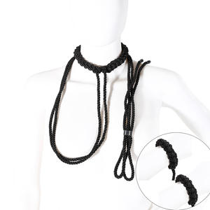 Dispositivo de sujeción de cuello anticonceptivo femenino para entrenamiento y acondicionamiento Esposas de juguete erótico para adultos y cadenas para el cuello - Product Image 1