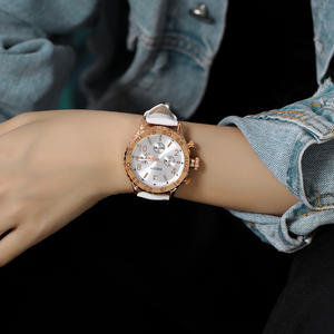 Reloj GUOU 8116 de alta calidad para mujer, reloj de cuarzo a la moda y a la moda con esfera grande, correa de cuero resistente al agua - Product Image 3