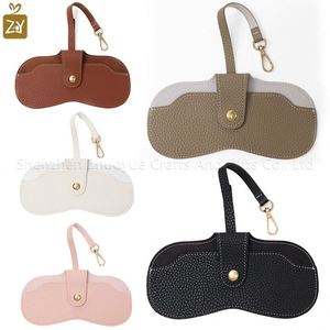 Étuis de lunettes de soleil et de vue durables en gros, pochettes en cuir PU avec cordon pour hommes et femmes - Cadeaux promotionnels de bienvenue - Product Image 1