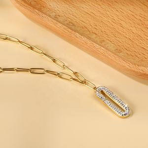 Collier en Acier Inoxydable Plaqué Or 18 carats avec Breloques Carrées Creuses et Zircons Cubiques, Bijoux Fantaisie Géométriques - Product Image 4