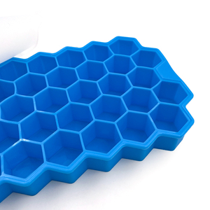 Bac à glaçons pliable en silicone peu encombrant avec couvercle pour voyage et <span class=keywords><strong>petit</strong></span> congélateur - Product Image 4