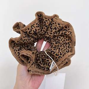 Coleteros Elásticos con Diseño de Estampado de Leopardo, Doble Capa, Flor Grande, Accesorios para el Cabello - Product Image 6