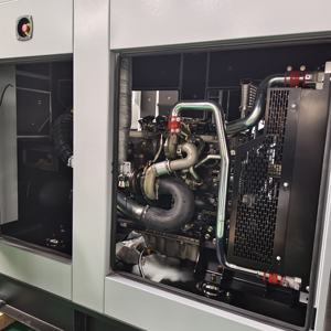 Original Perkins Schallgedämpfter <span class=keywords><strong>Generator</strong></span> 100kVA 150kVA 200kVA 250kVA 350kVA Stabile Geräuscharme Stromversorgung 3-Phasen-Dieselgenerator für Krankenhäuser - Product Image 3