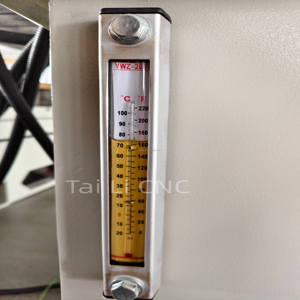 <span class=keywords><strong>Prensa</strong></span> Hidráulica <span class=keywords><strong>de</strong></span> Cuatro Columnas <span class=keywords><strong>con</strong></span> <span class=keywords><strong>Banco</strong></span> <span class=keywords><strong>de</strong></span> <span class=keywords><strong>Trabajo</strong></span> Móvil para Operación Delantera y Trasera, Fácil <span class=keywords><strong>de</strong></span> Extraer Productos Terminados - Product Image 4