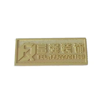 Lettre de meubles personnalisée en usine de fournisseur chinois Étiquette en laiton 3d Nom surélevé Logo gravé en métal Logo de l'emblème en métal