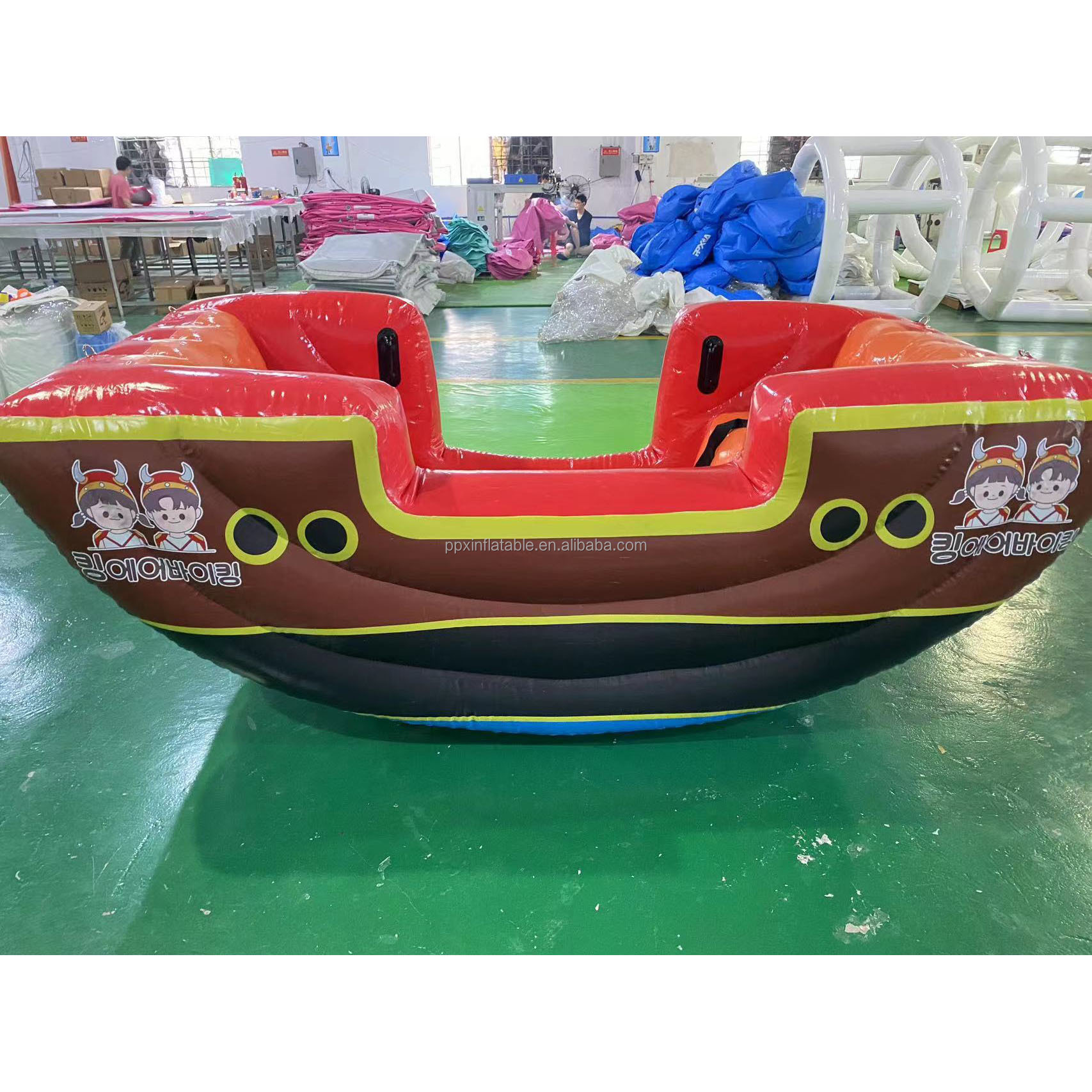 Balancines inflables: divertidos juegos acuáticos flotantes para niños
